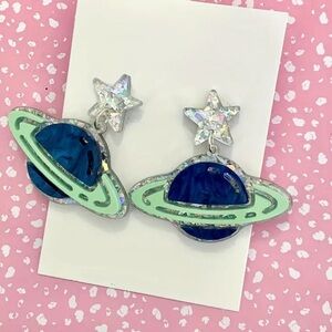 NWT Funky Planet earrings